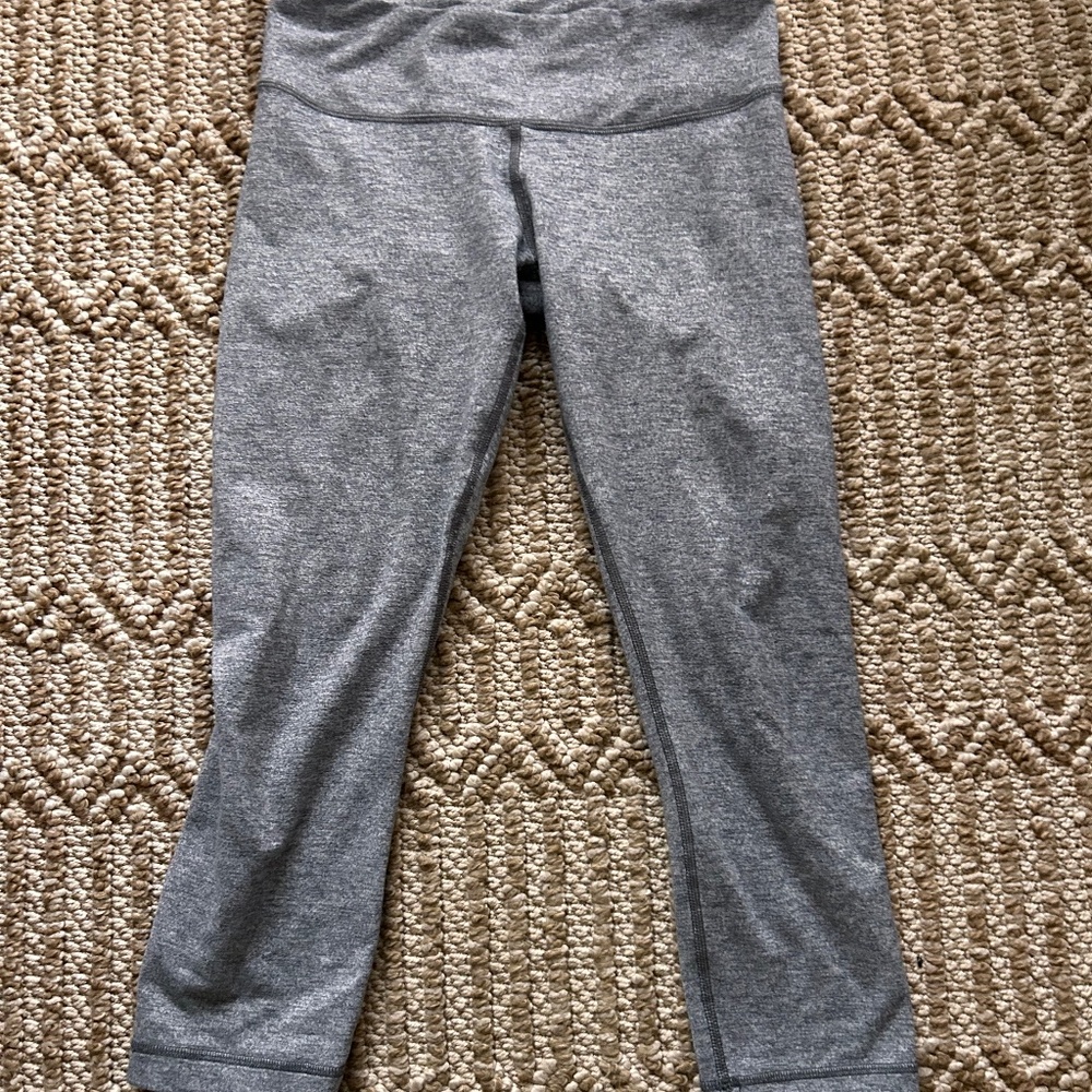 Lululemon cropped grey leggings size 6